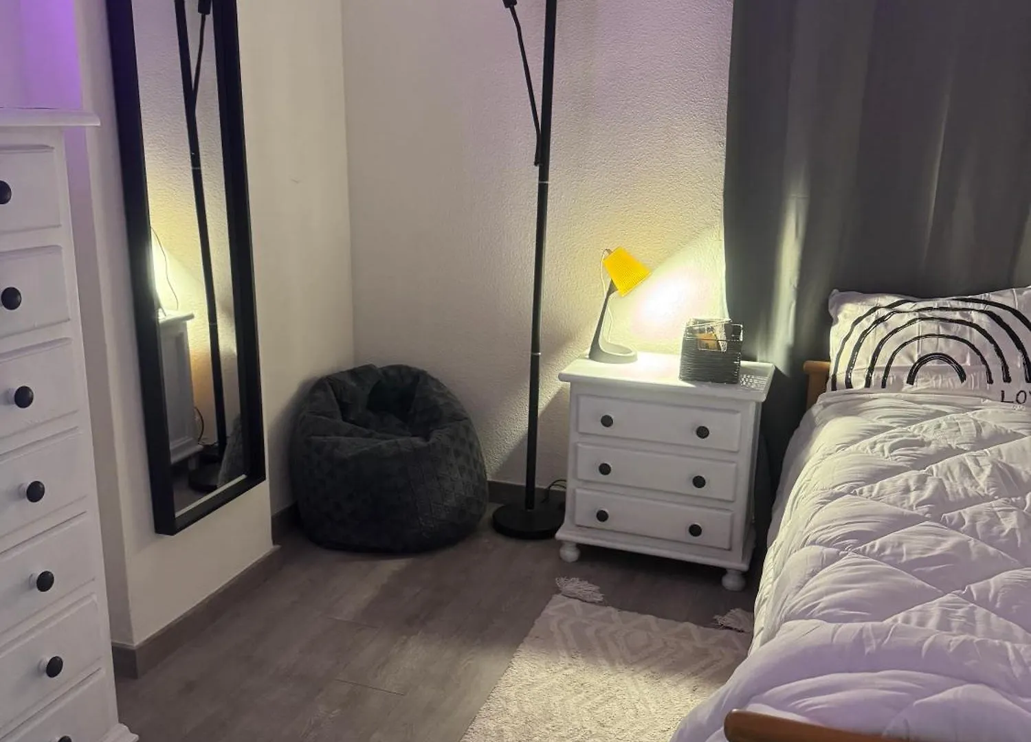 Cozy Private Room Near Beach - Females Only Malaga 0*,